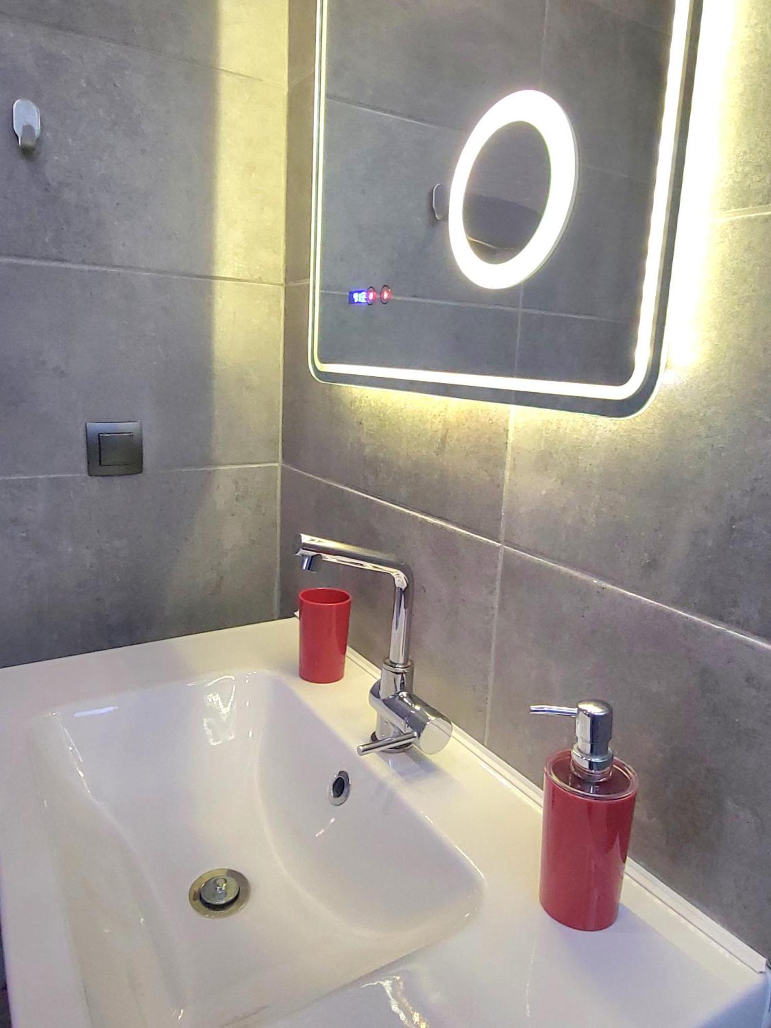 “Zeus”, Stylish Luxury Business Suite In The Heart Of Athens. Bagian luar foto