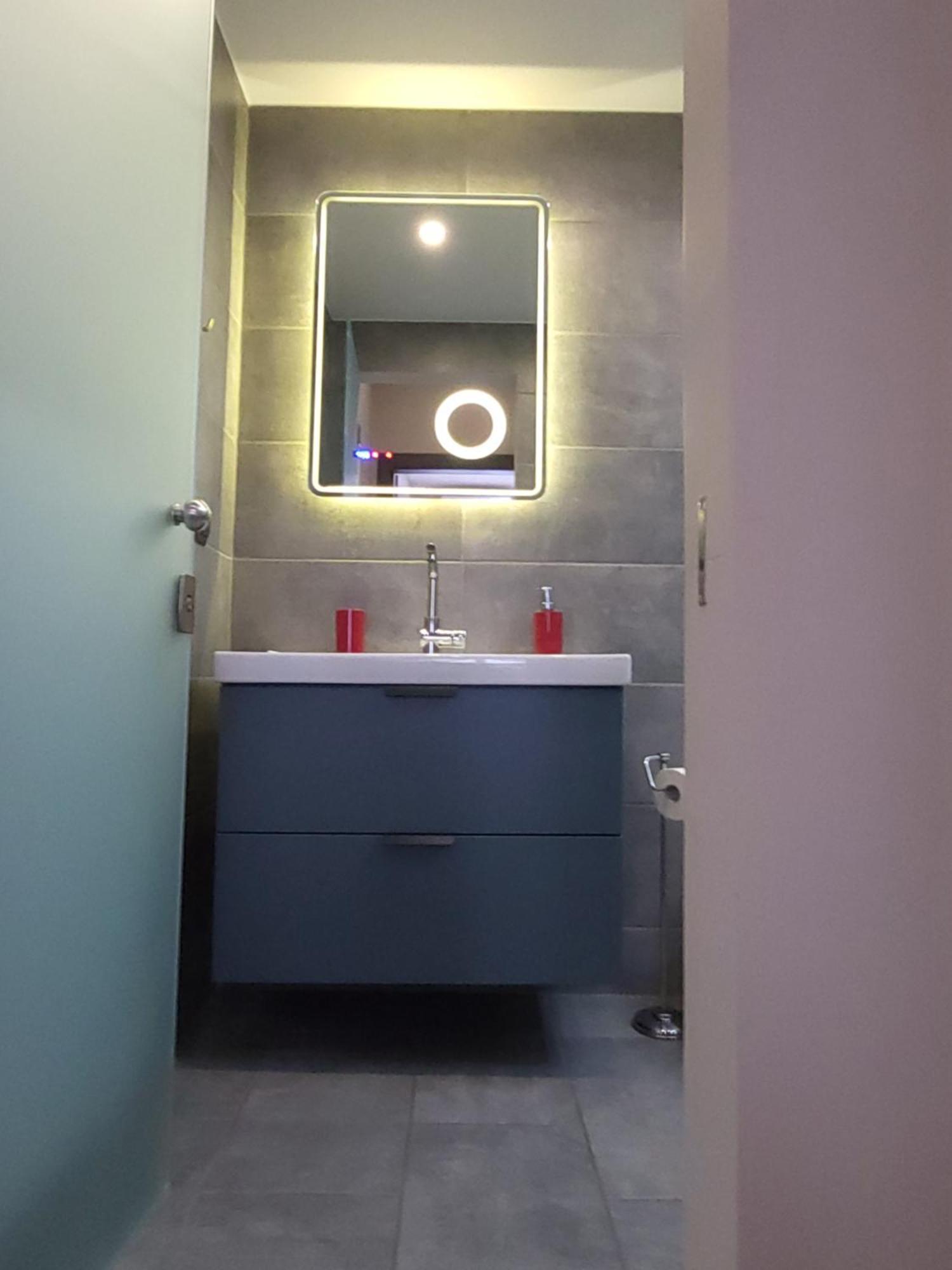 “Zeus”, Stylish Luxury Business Suite In The Heart Of Athens. Bagian luar foto