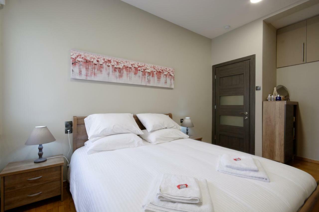 “Zeus”, Stylish Luxury Business Suite In The Heart Of Athens. Bagian luar foto